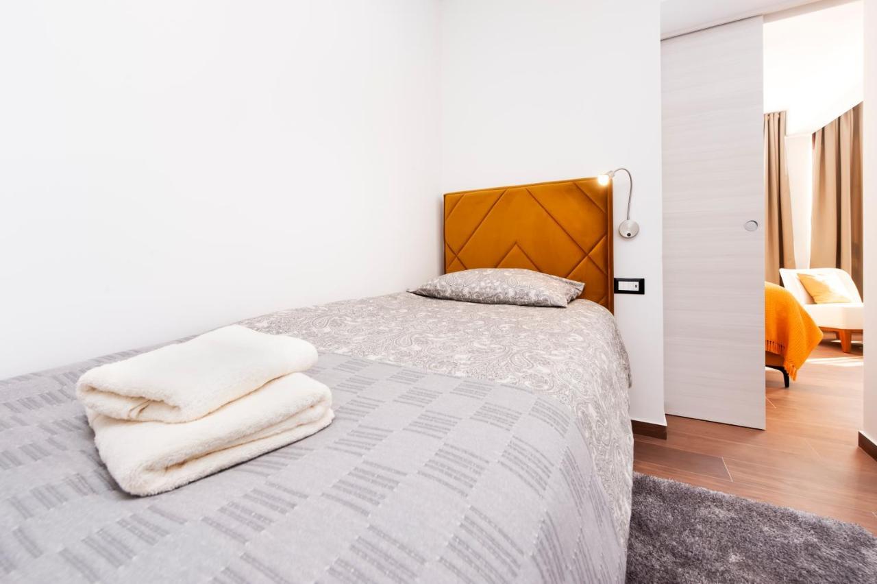 Apartments Sanja-New Renovated Ровин Екстериор снимка