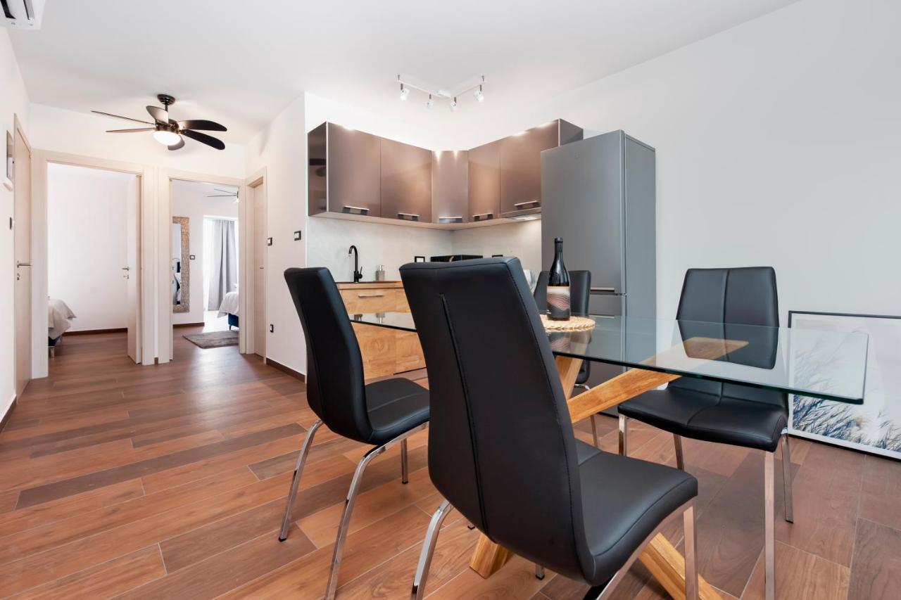 Apartments Sanja-New Renovated Ровин Екстериор снимка