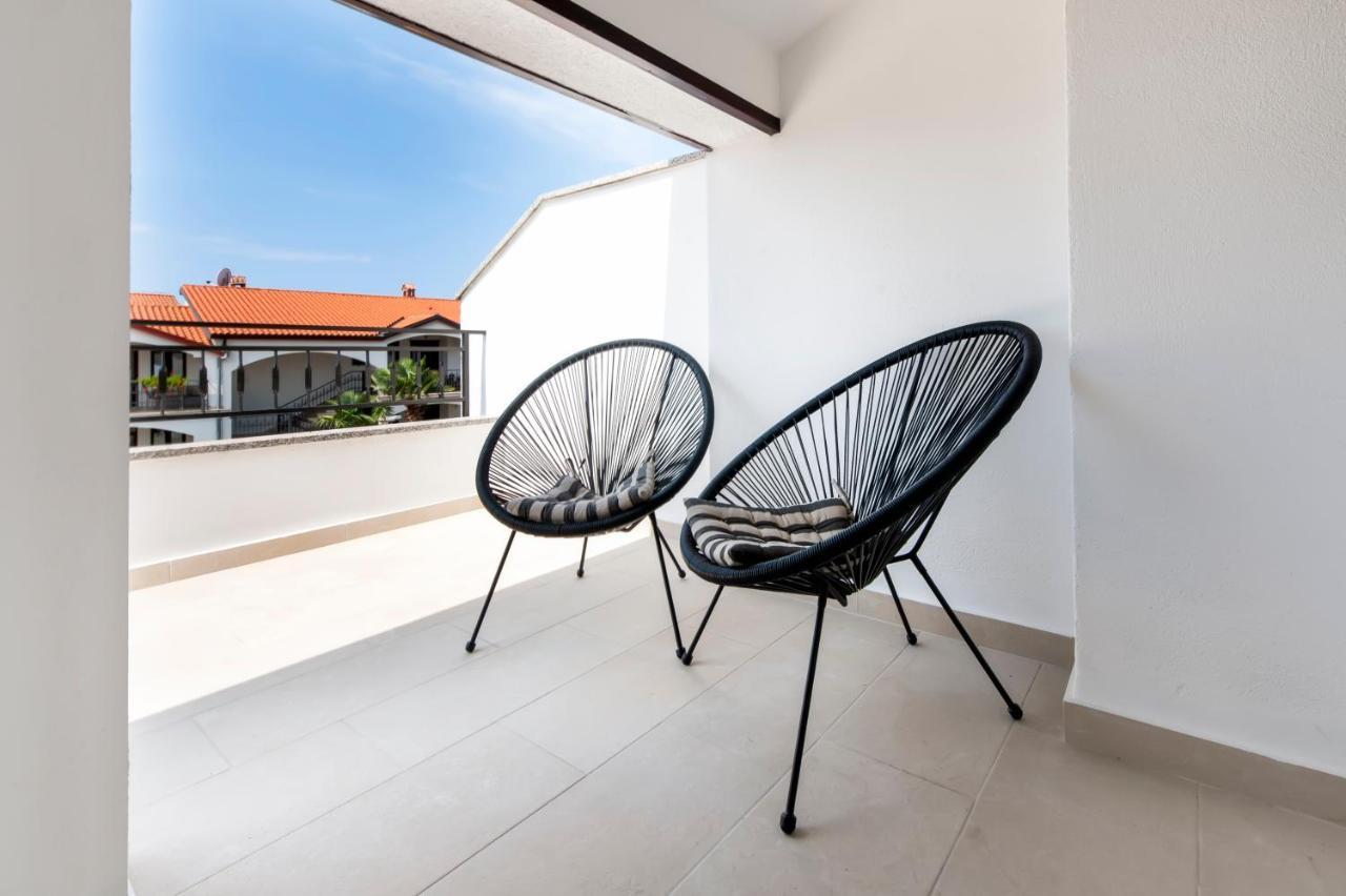 Apartments Sanja-New Renovated Ровин Екстериор снимка
