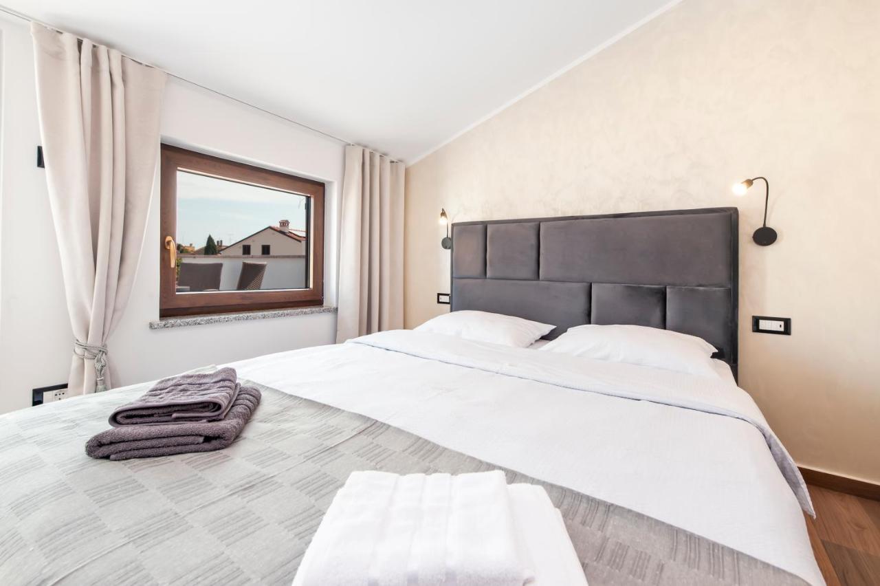 Apartments Sanja-New Renovated Ровин Екстериор снимка