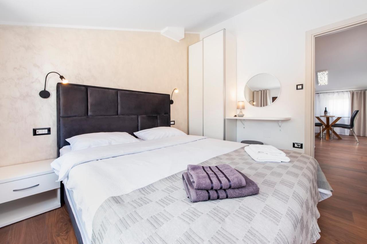 Apartments Sanja-New Renovated Ровин Екстериор снимка