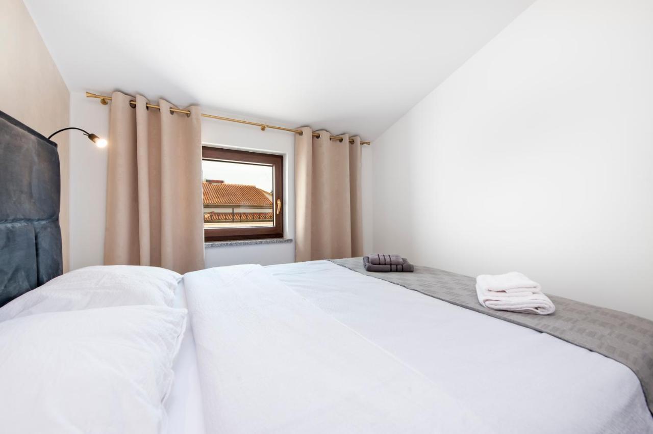 Apartments Sanja-New Renovated Ровин Екстериор снимка