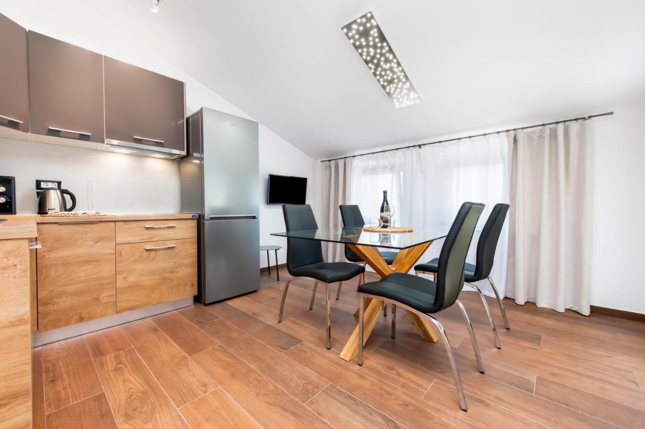 Apartments Sanja-New Renovated Ровин Екстериор снимка