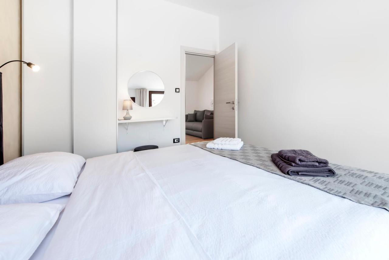Apartments Sanja-New Renovated Ровин Екстериор снимка