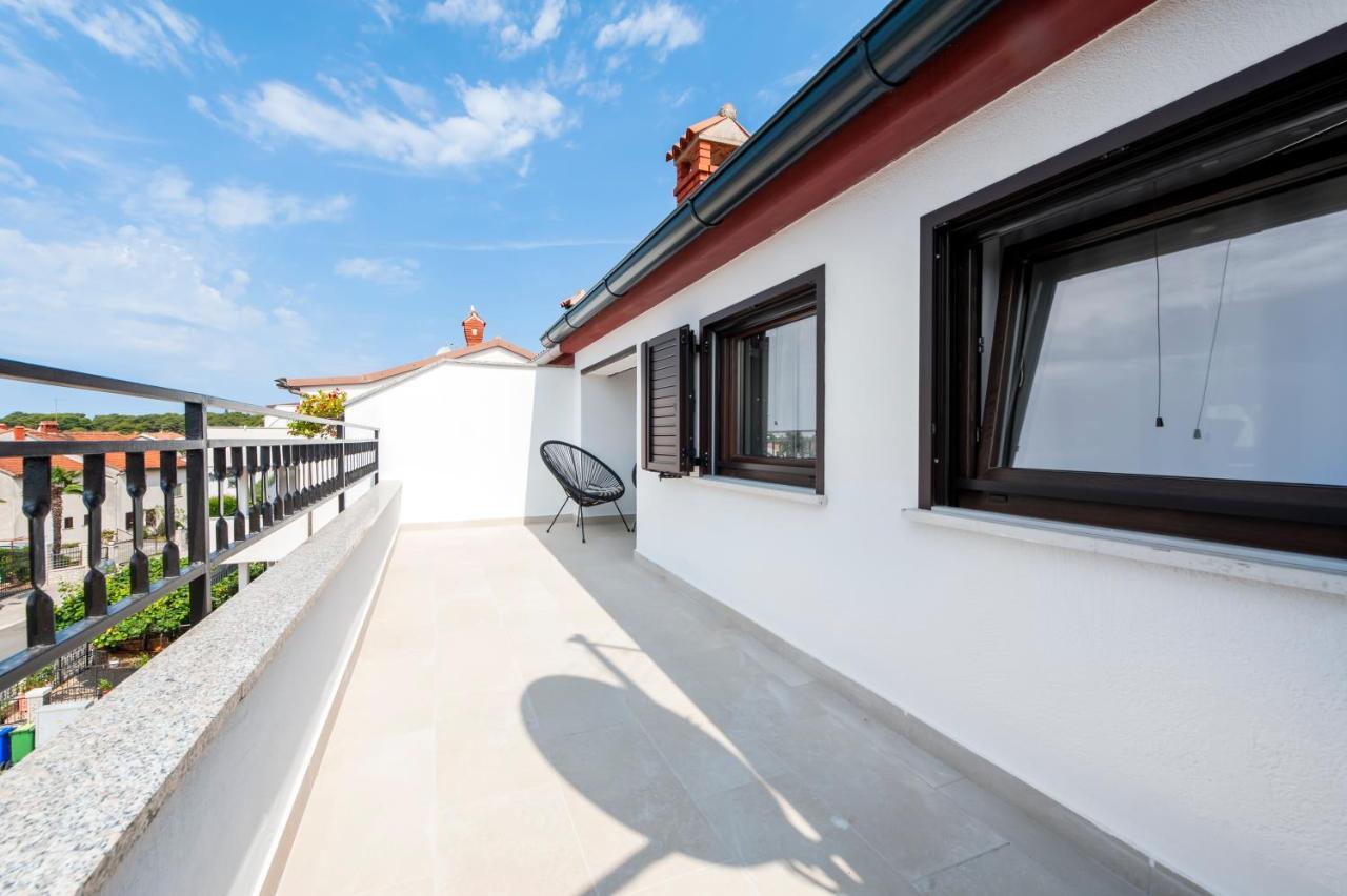 Apartments Sanja-New Renovated Ровин Екстериор снимка